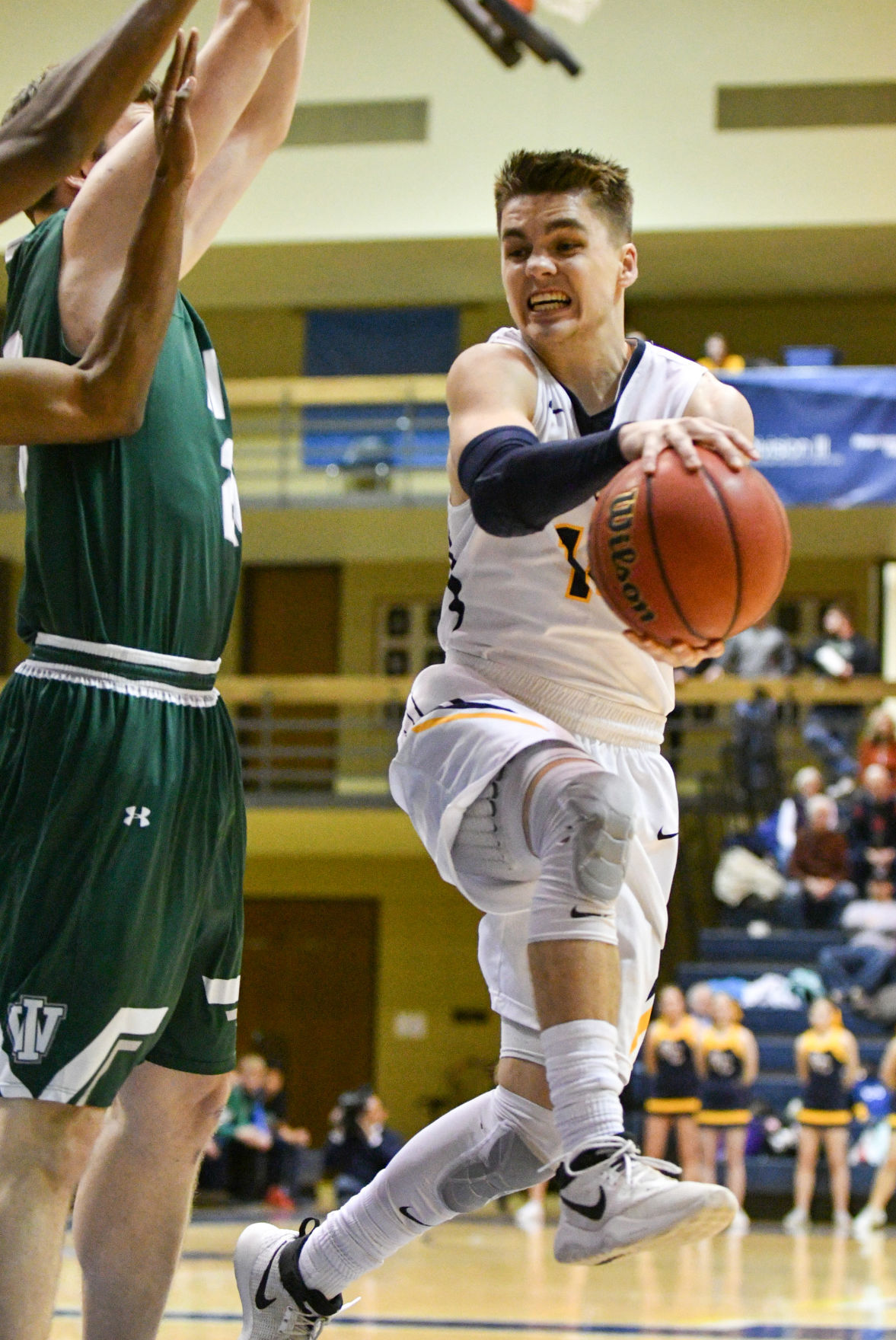College Mens' Basketball: Illinois Wesleyan at Augustana